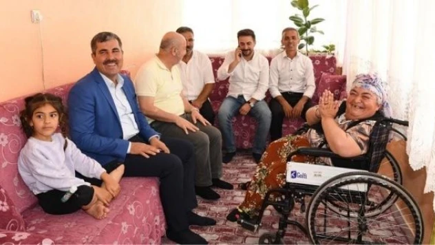 Başkan Feyat Asya engelli Dilber Arslan'ın gönlünü böyle fethetti
