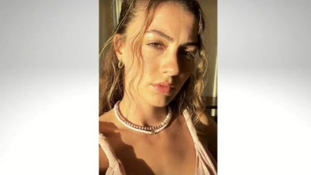 Burcu Özerk  Twitter'ı yıktı geçti!