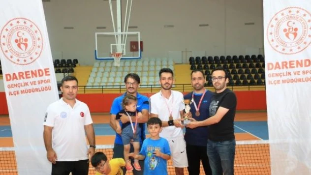 Darende'de tenis turnuvası yapıldı