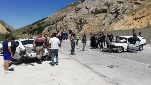 Erzincan'da feci kaza!