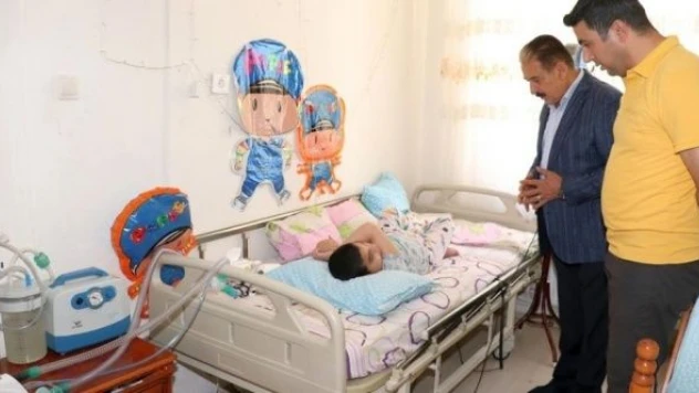 Malatya'da engelli çocuğa tekerlekli sandalye desteği!