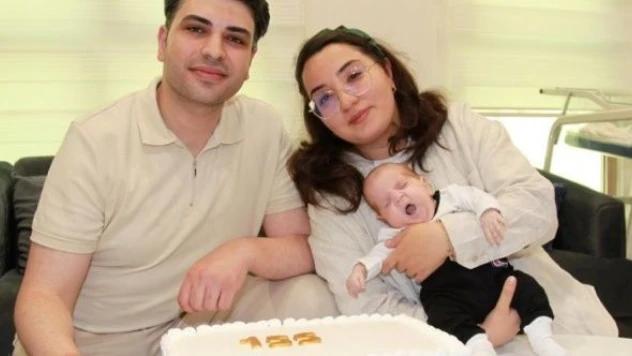 Parmak bebek Asaf 155 gün sonra ana kucağında