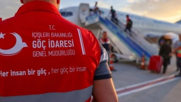 Van'da 408 düzensiz göçmen ülkelerine gönderildi