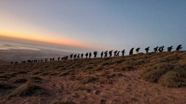 Aktivistler Van Gölü için Süphan Dağı'nı aştı