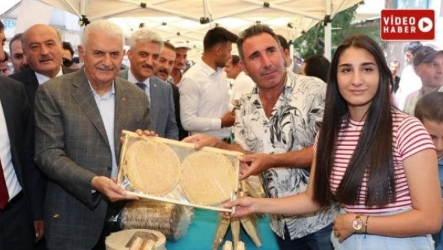 Binali Yıldırım Erzincan'da: &quotİkinci yüzyıl Türkiye'nin olacak&quot