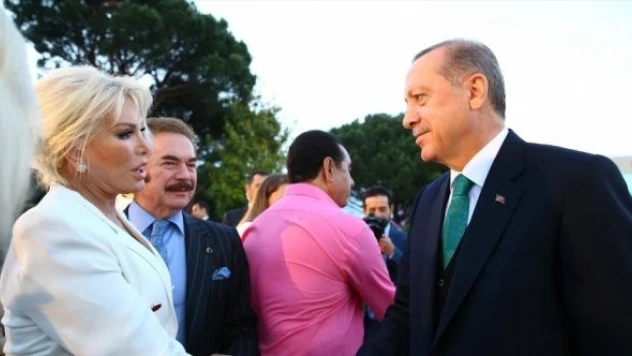 Erdoğan'dan Kovid-19'a yakalanan Ajda Pekkan'a geçmiş olsun telefonu