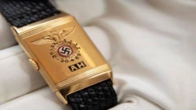 Hitler'in 'saati' açık artırmayla 1,1 milyon dolara satıldı