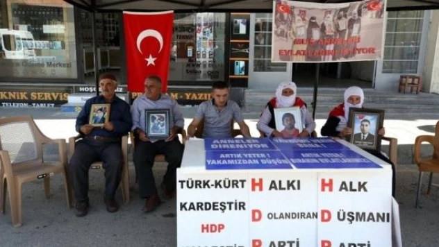 Muş'ta evlat nöbeti devam ediyor!