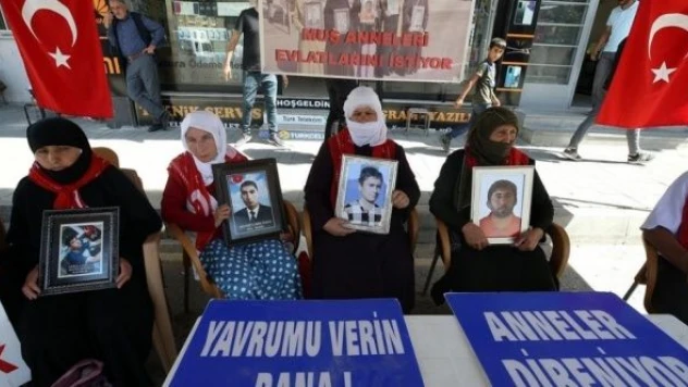 Muş'ta evlat nöbeti devam ediyor!