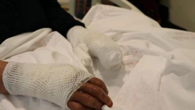 Piknik tüpünün parlamasıyla yaralanan yaşlı kadının tedavisi sürüyor