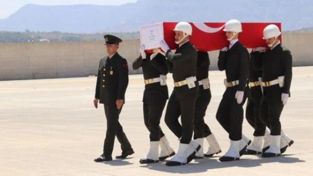 Şehit Piyade Teğmen Ömer Bağra, son yolculuğuna uğurlandı