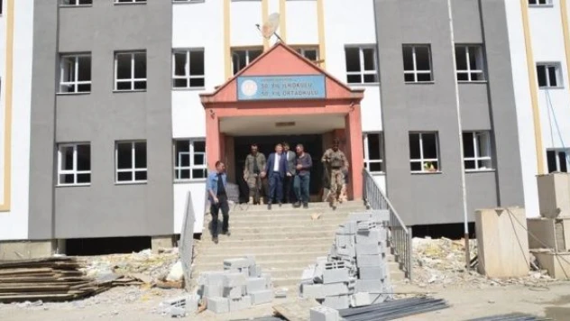 Yüksekova'daki okullar yeni eğitim sezonuna hazırlanıyor