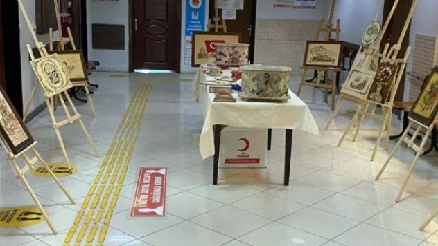 Ağrı'da denetimli serbestlikten yararlanan hükümlüler  resim sergisi açtı