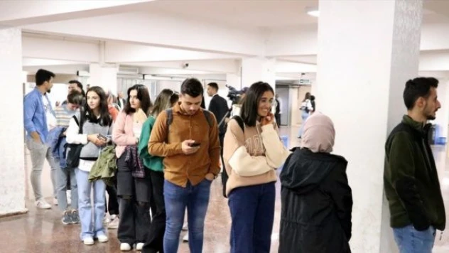 Atatürk Üniversitesi'nin  yemekhanesi öğrencilerin hizmetine açıldı