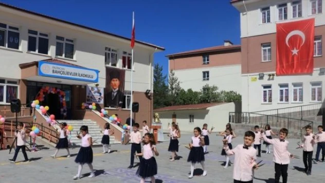 Doğu Anadolu'da  yeni eğitim öğretim yılı başladı