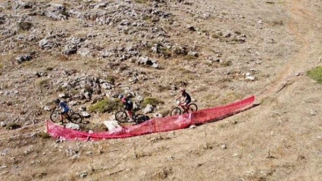 Erzincan'da 'Dumanlı MTB Cup/XCO Dağ Bisikleti Yarışları' düzenlendi