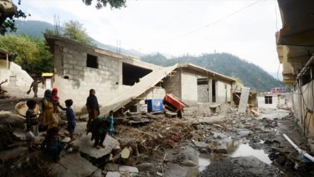 Muson yağmurları can almaya devam ediyor!