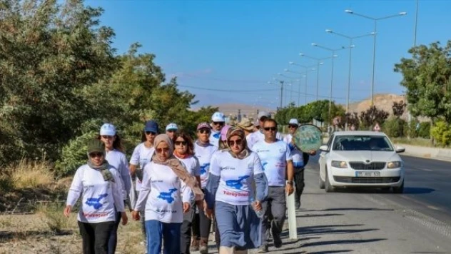 Kadınlar Van Gölü için yürüyor