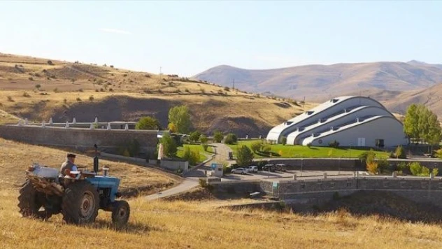 Bayburt'un ödüllü müzesi sonbahar renklerine büründü