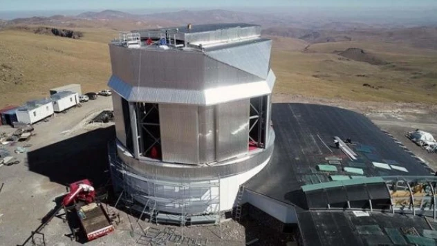 Doğu Anadolu Gözlemevi'nde teleskop aynanın montajı başladı