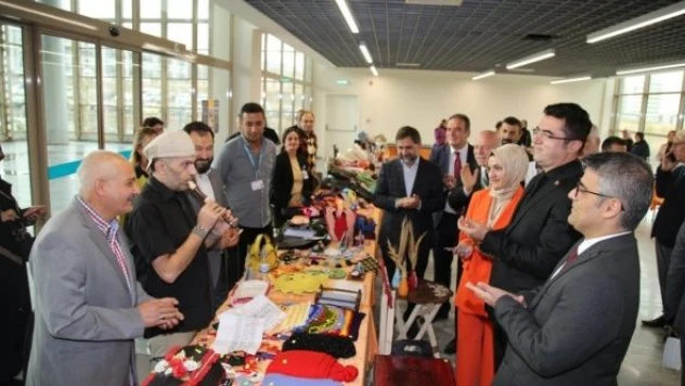 Erzurum Şehir Hastanesinde tedavi gören hastalar el sanatlarını sergiledi