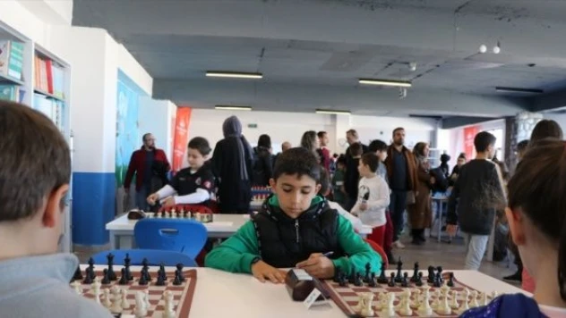 Erzurum'da düzenlenen 'Cumhuriyet Satranç Turnuvası' başladı