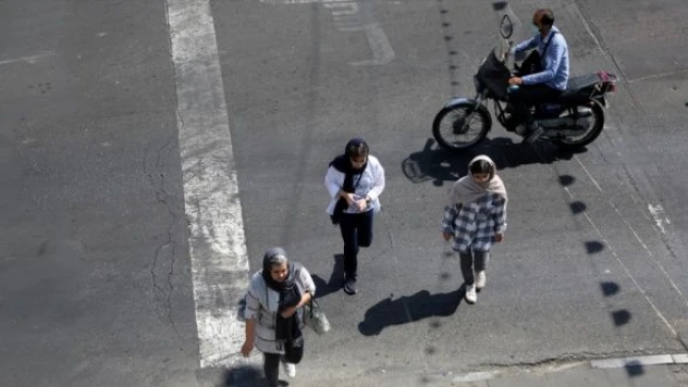 Fransa, İran'daki vatandaşlarını geri çağırdı