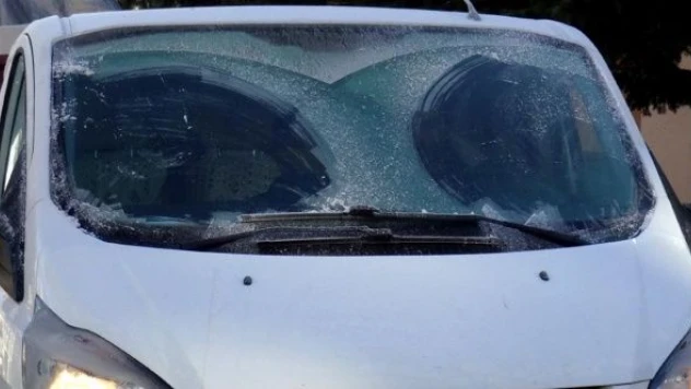 Kars'ta camlar buz tuttu