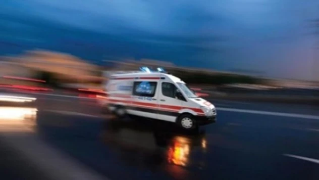 Kars'ta traktör ile TIR birbirine girdi!