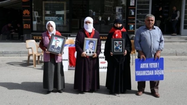 Muş'ta evlat nöbeti devam ediyor!