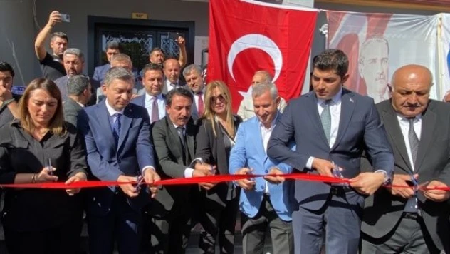 Şarkıcı Latif Doğan, Malatya'da annesi adına taziye evi yaptırdı