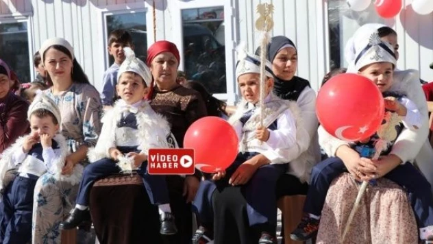 Savaştan kaçan çocuklar Elazığ'da sünnet oldu