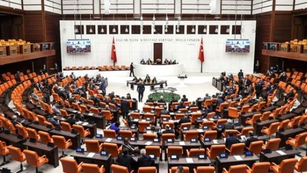 Sosyal Medya Yasası görüşmeleri ertelendi