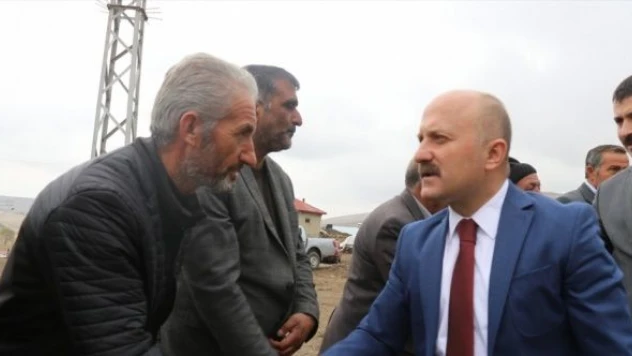 Ağrı Valisi Varol'dan trafik kazasında ölen kadının ailesine taziye ziyareti