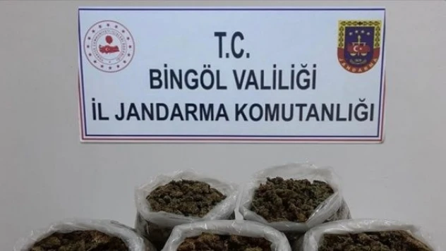 Bingöl'de 5 kilo 588 gram esrar ele geçirildi