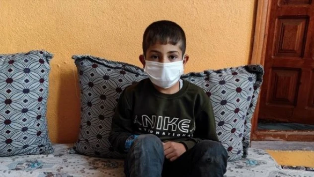 Bitlis'te köpeğin ısırdığı çocuklardan biri evine döndü