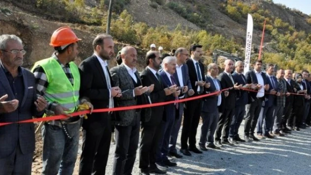 Çukurca'ya yeni yapılacak düğün salonunun temeli atıldı