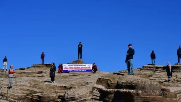 Doğaseverler Van Gölü koylarına hayran kaldı