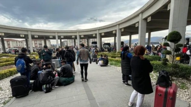 Düzce Üniversitesinde eğitime ara verildi