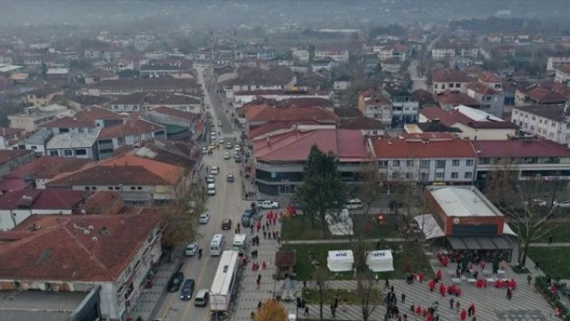 Düzce'de deprem sırasında evden çıkarken düşen kişi yaşamını yitirdi