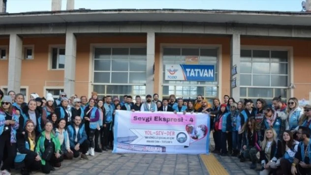Sevgi Ekspresi Tatvan'da mola verdi