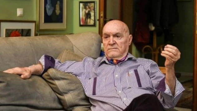 Hıncal Uluç yaşamını yitirdi