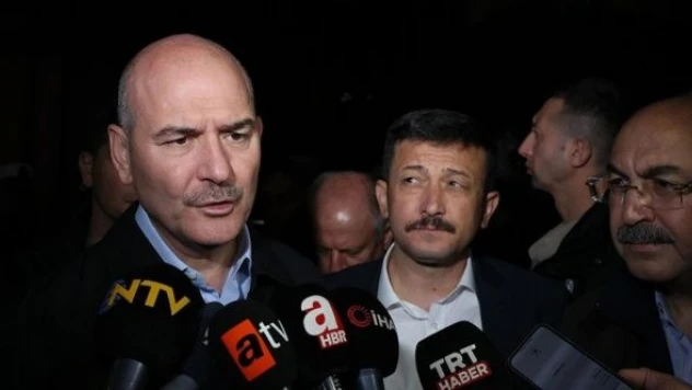 Bakan Soylu: &quotİzmir'de 20 binada hasar var, yaralanan 3 kişinin tedavisi sürüyor&quot