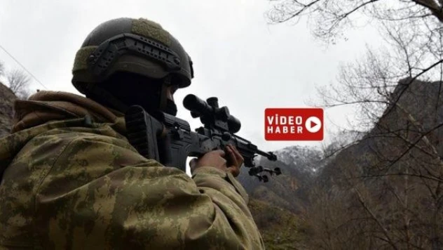 İşte teröristlerin mağaradan çıkarken teslim oldukları anlar