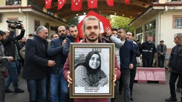 Karkamış'taki terör saldırısında hayatını kaybeden öğretmen son yolculuğuna uğurlandı