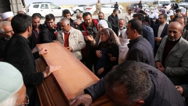 Kuduz nedeniyle ölen küçük Mustafa son yolculuğuna uğurlandı