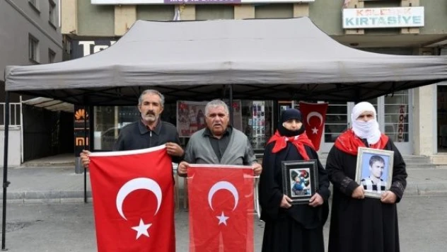 Muş'ta evlat nöbeti devam ediyor!