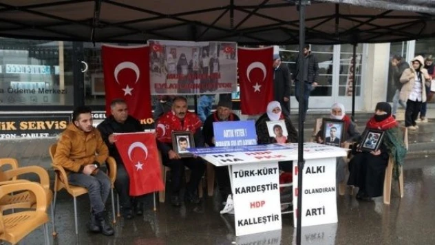 Muş'ta evlat nöbeti devam ediyor!