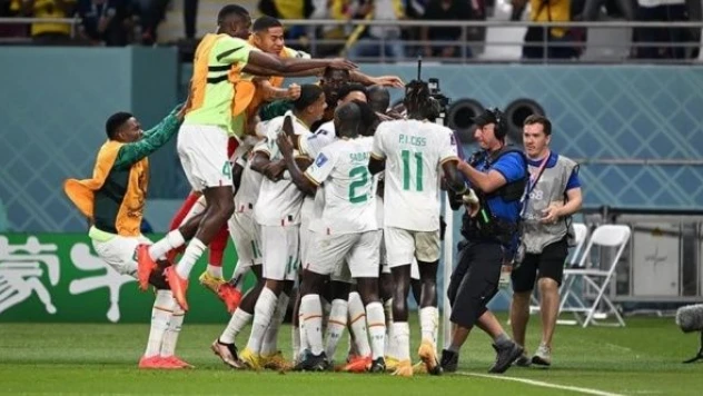 Senegal, Ekvador'u 2-1 yenerek son 16 turuna yükseldi