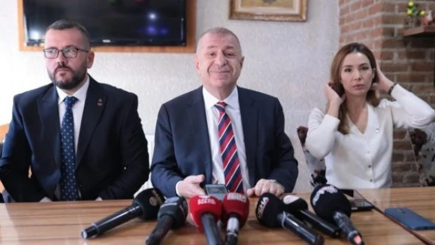 Ümit Özdağ: &quotAhmet Davutoğlu gerçekleri söylemekten korkuyor"